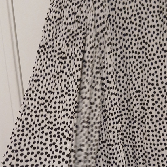 Max Studio Black and White Patterned Blouse - Picture 4 of 6
